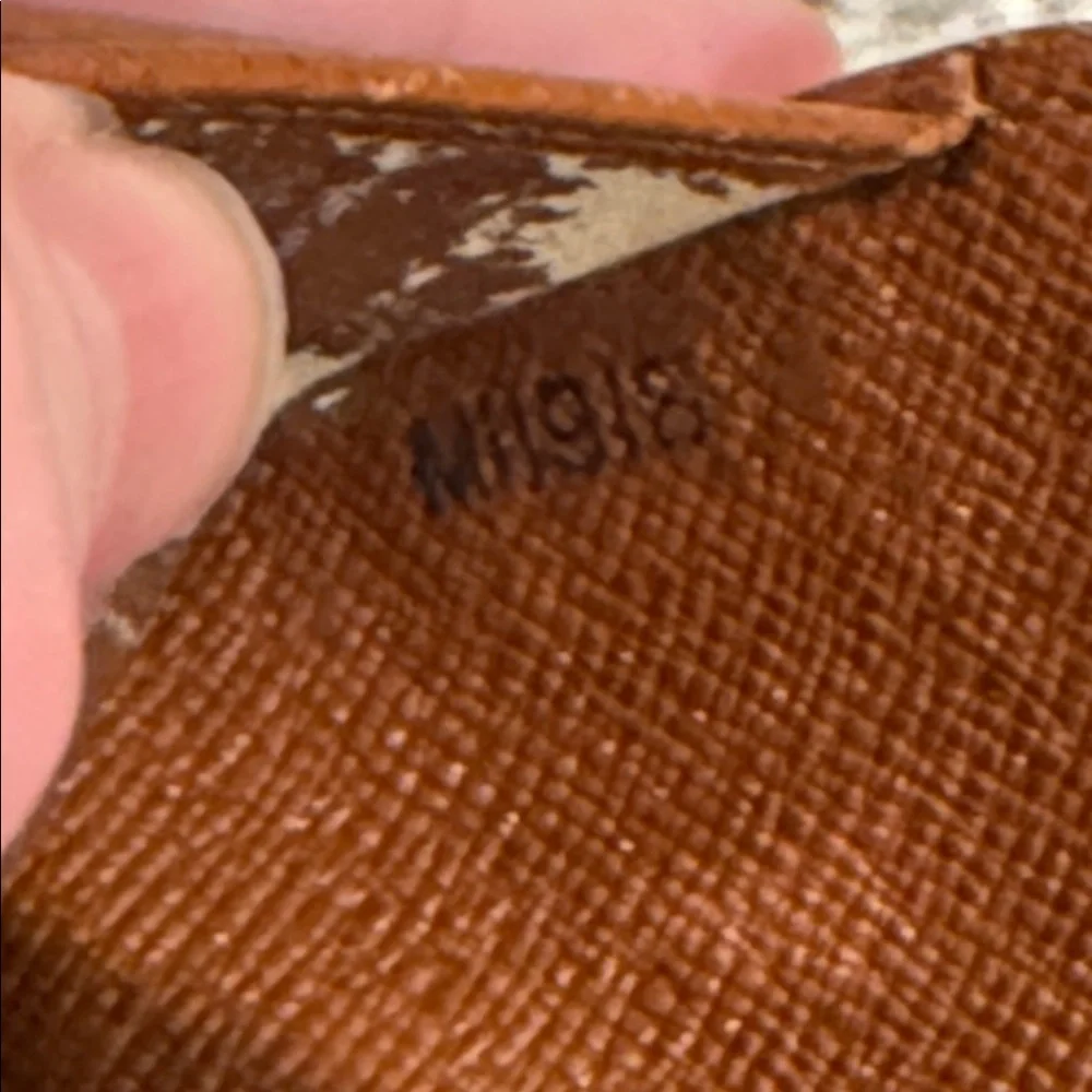 Louis Vuitton wallet - Picture 13 of 13